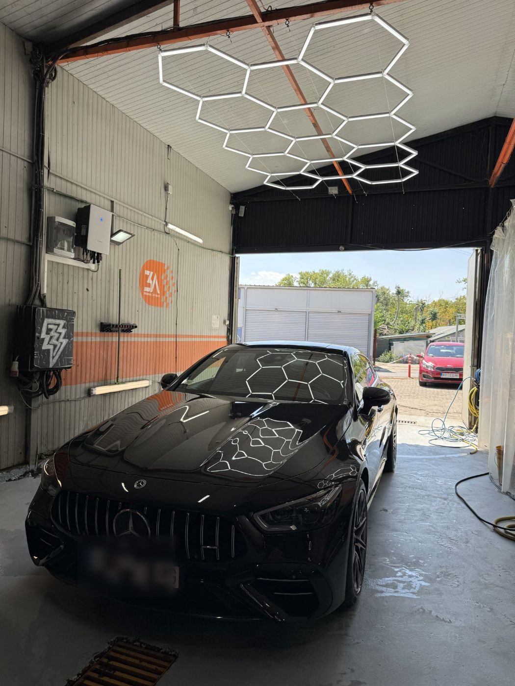 Mercedes-AMG GT u 3A studiju ispod heksagonalnog svetla