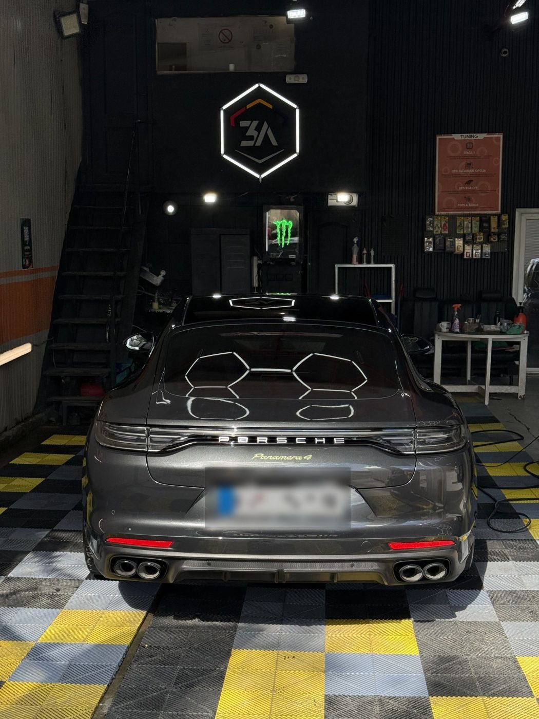 Porsche Panamera 4 — auspuh, 3A studio
