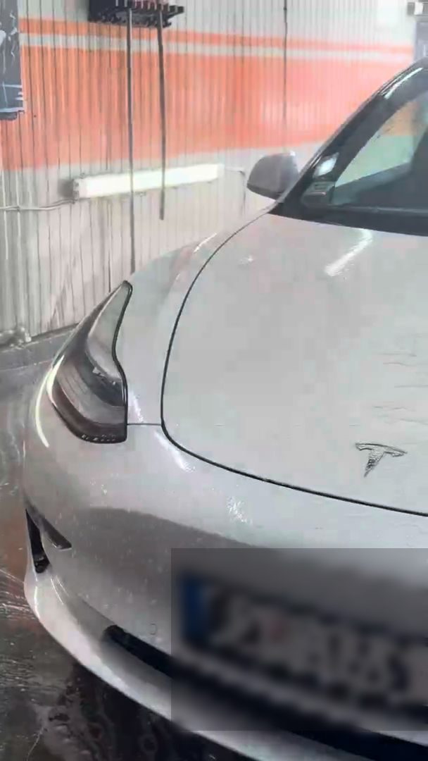 Tesla Model 3 u 3A perionici